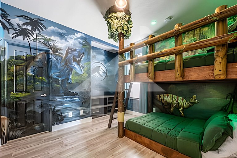 7780- Casa espetacular 4Q/4B c/Piscina e Sala de Jogos