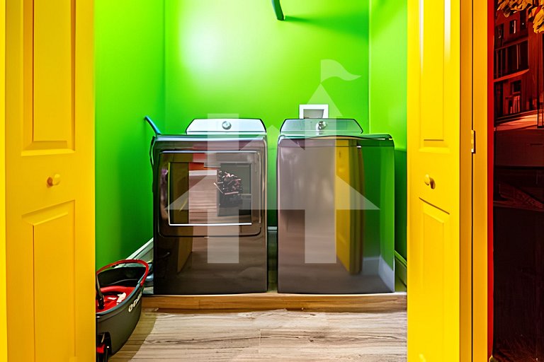 Windsor Hills 4BR Pool Home + Mario Game Room