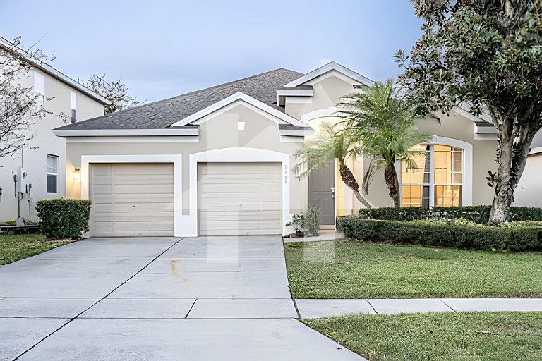 7780- Spectacular 4BD Home w/ Private Pool & Game Room