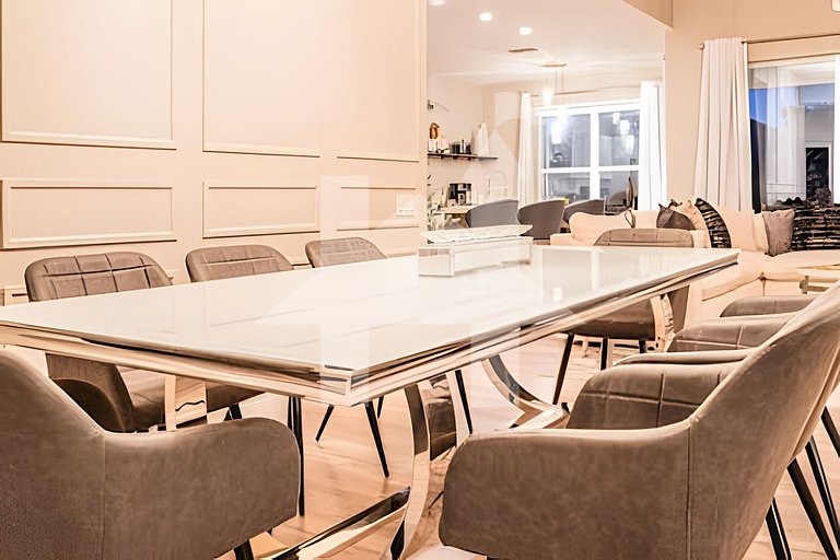 Windsor Hills 4BR Pool Home + Mario Game Room