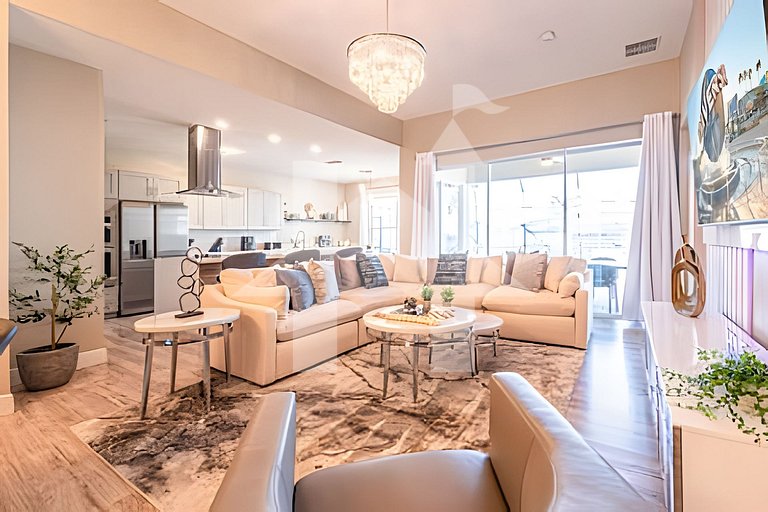 7780- Spectacular 4BD Home w/ Private Pool & Game Room