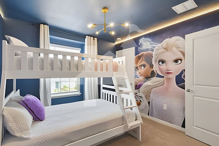 3842- Luxury brand new cozy pool townhouse