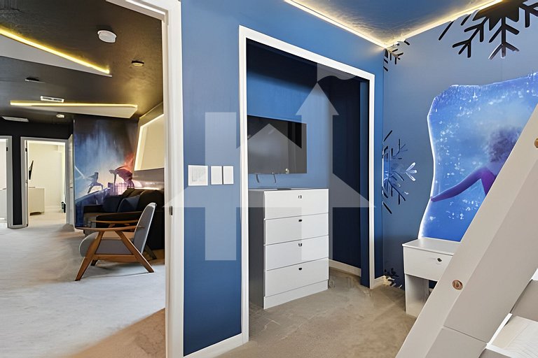 3842- Luxury brand new cozy pool townhouse