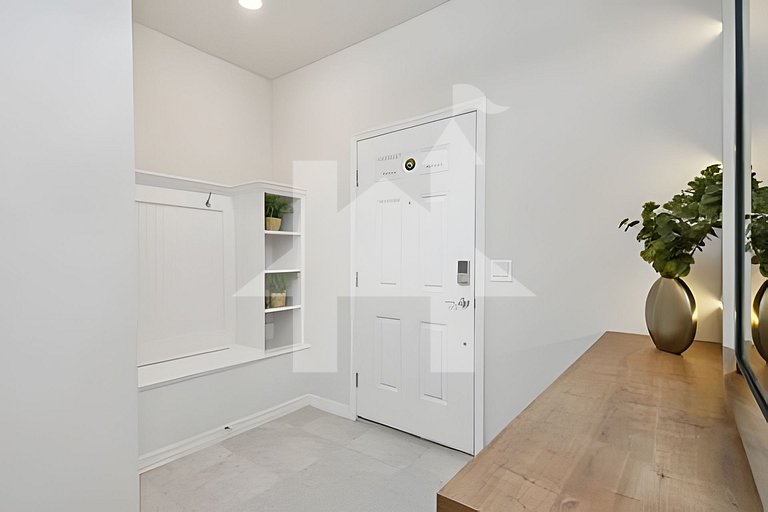 3842- Luxury brand new cozy pool townhouse