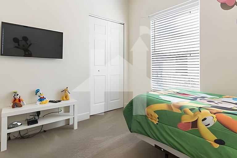Vacation Home Near Disney, 4 bedrooms