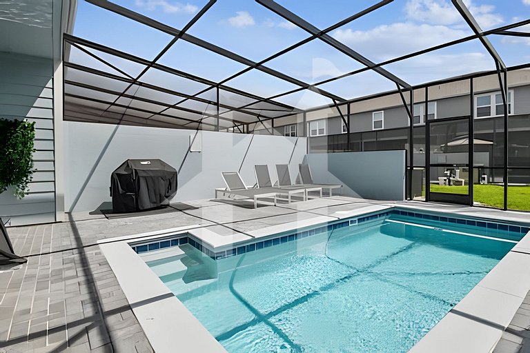 3842- Luxury brand new cozy pool townhouse