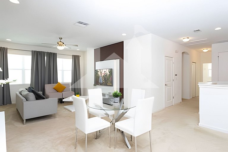 Vacation Home Near Disney, 9 bedrooms