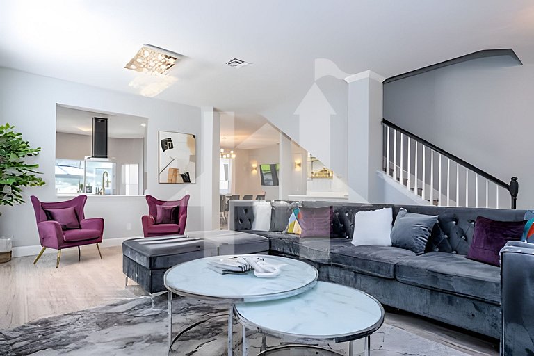 6BD/4BA Windsor Luxury Villa | Game Room & Pool