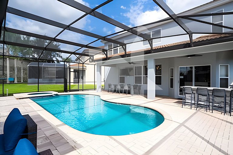 6BD/4BA Windsor Luxury Villa | Game Room & Pool