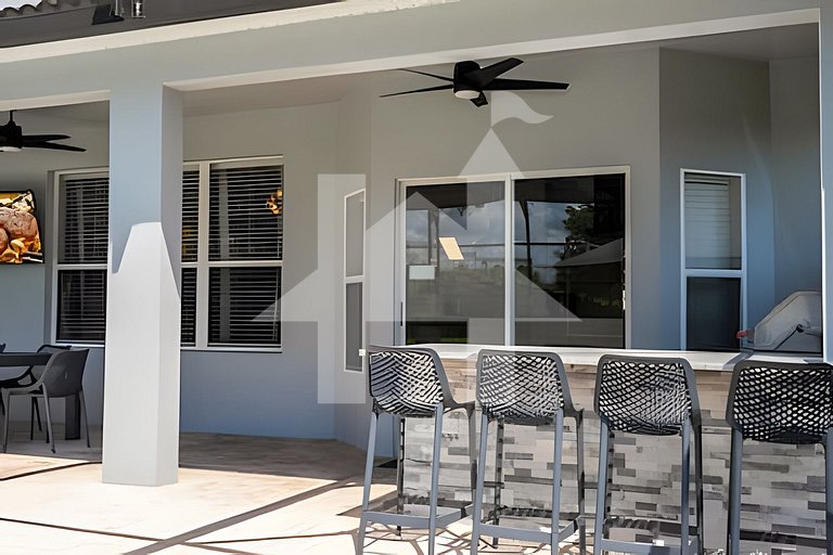 6BD/4BA Windsor Luxury Villa | Game Room & Pool