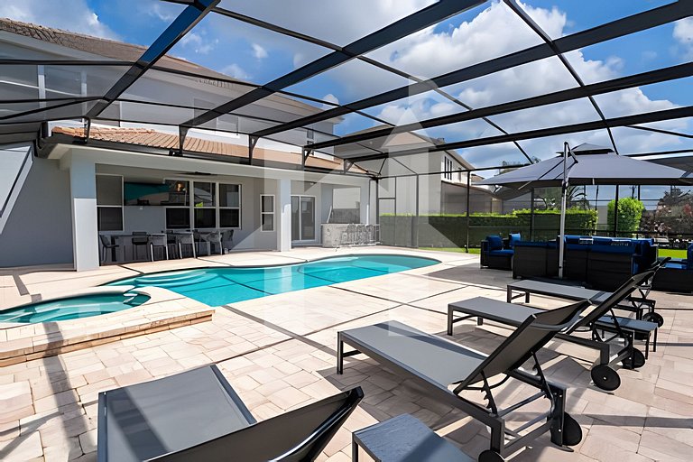 2532- 6BD/4BA Windsor Luxury Villa | Game Room & Pool