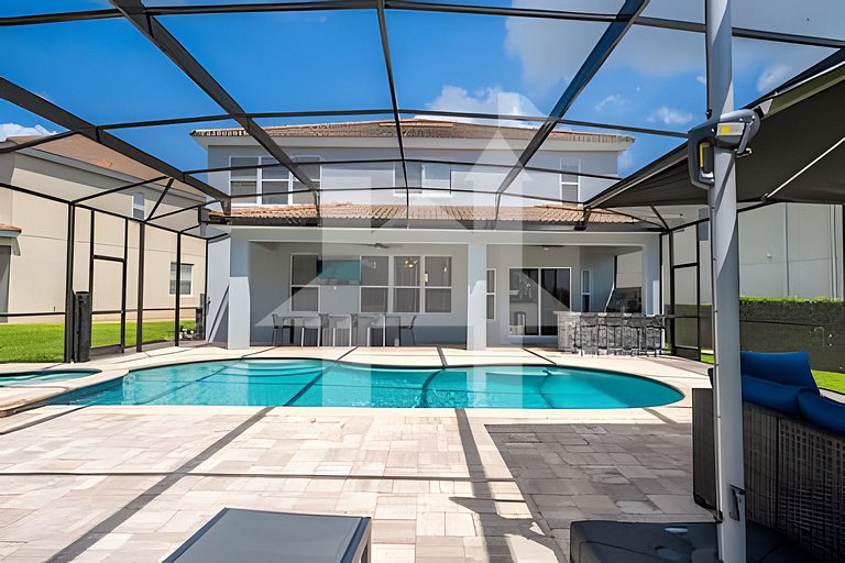 6BD/4BA Windsor Luxury Villa | Game Room & Pool
