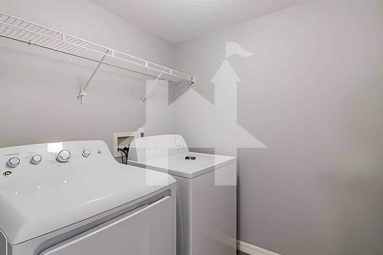 965 Lake Berkley 3BR Retreat – Pool & Fast WiFi