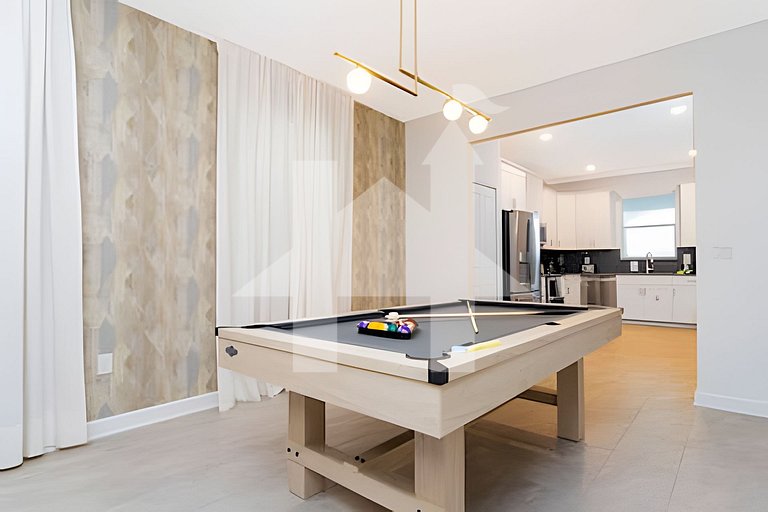 Luxury 6BD/5.5BA Brand new home Game Room