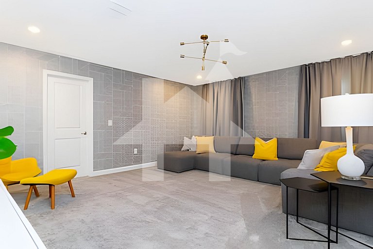 Luxury 6BD/5.5BA Brand new home Game Room