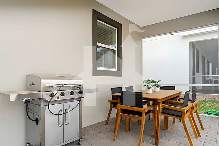 Luxury 6BD/5.5BA Brand new home Game Room