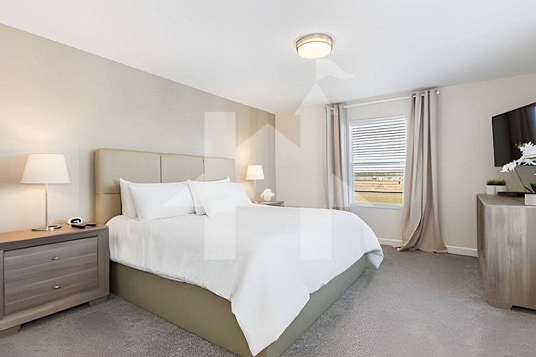 Resort Villa with Heated Pool and Ping Pong Table