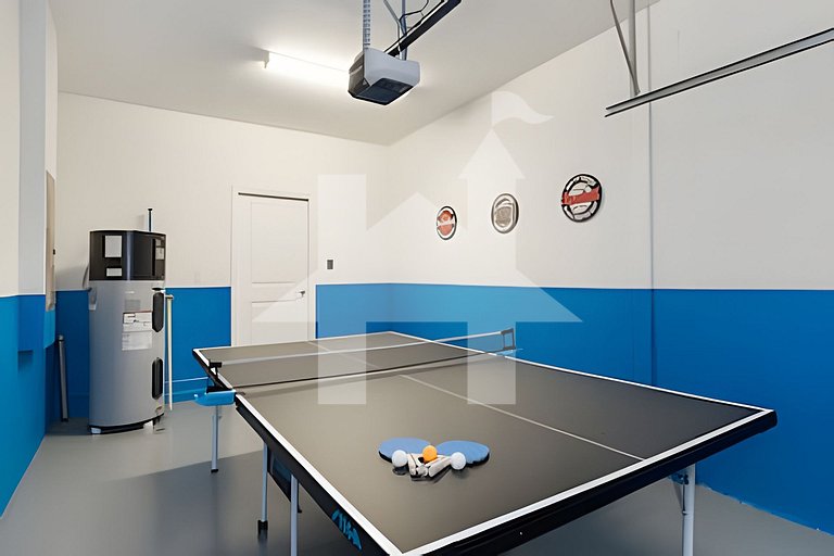 Resort Villa with Heated Pool and Ping Pong Table