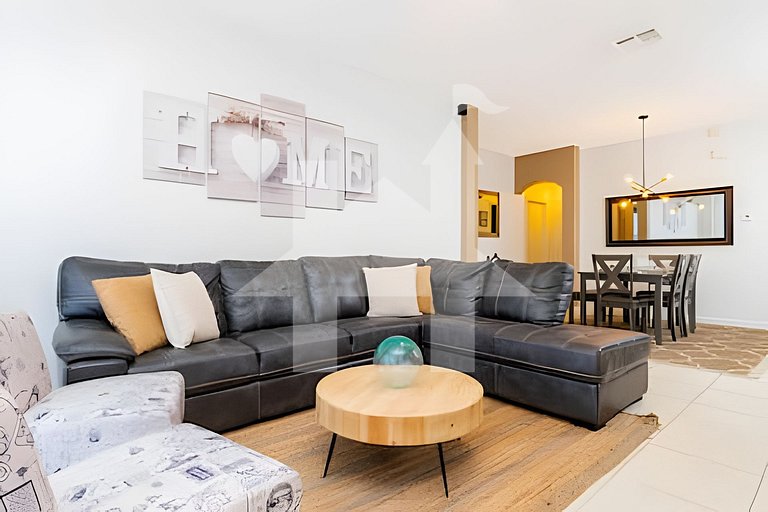 Disney 4BR Home + Pool & Themed Bedrooms