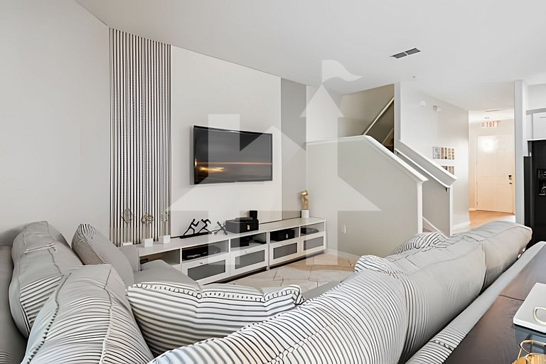 Vacation Home Near Disney, 4 bedrooms