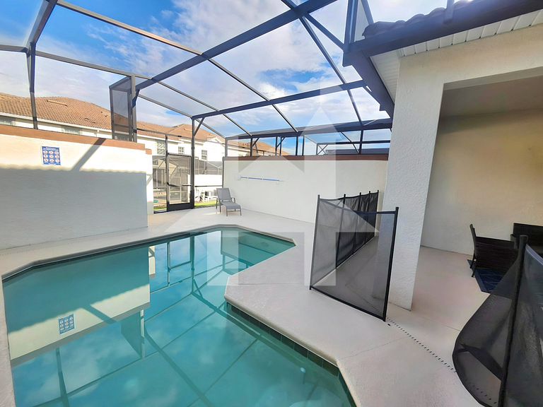 4BD/3BA Champions Gate Home With Private Pool