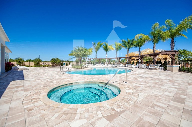 3BR West Lucaya w/ Pool & Jacuzzi – Near Disney