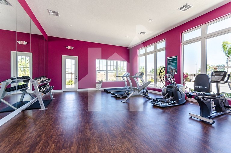 3BR West Lucaya w/ Pool & Jacuzzi – Near Disney