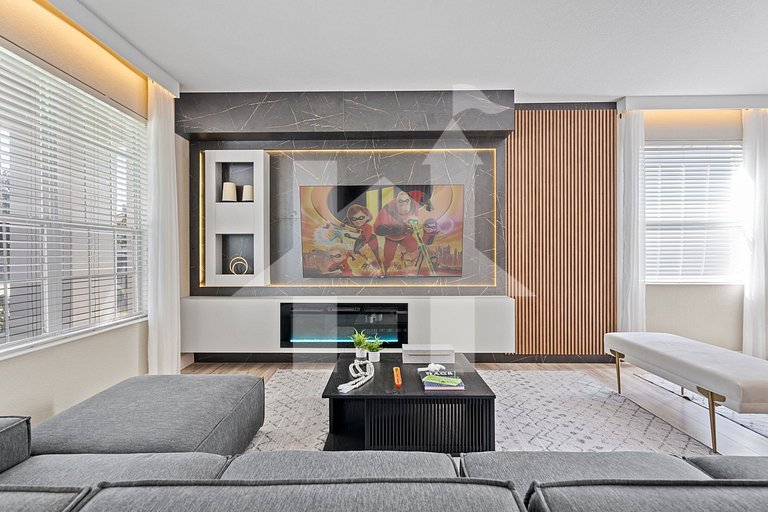 Windsor Hills 6BR Home, Private Pool + Game Room