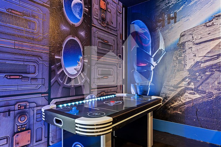 2532-Luxuosa Casa 6Q/4B Sala de Jogos