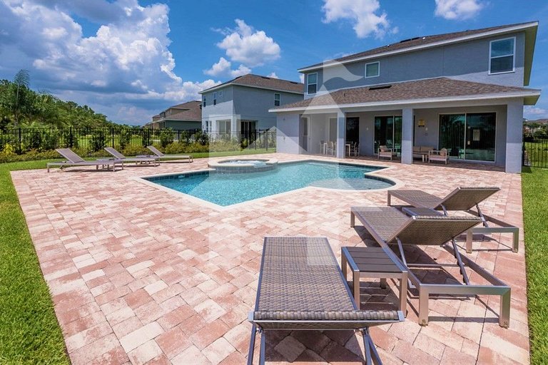 7696 Luxurious 9BD Villa w/Game Room + Themed Rooms