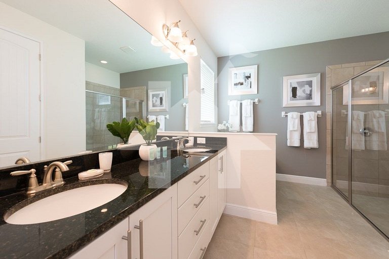 Luxurious 9BD Villa w/Game Room + Themed Rooms