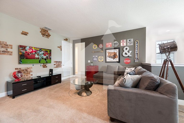 Vacation Home Near Disney, 9 bedrooms