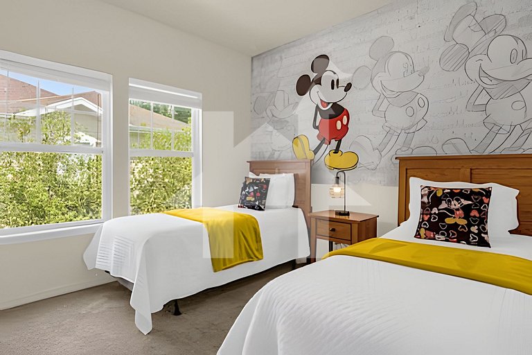 4BR Retreat w/ Pool Access 10min to Disney