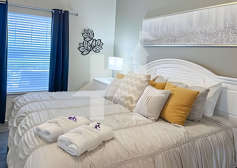 Townhome 4BR near Disney w/ Resort & Bakery