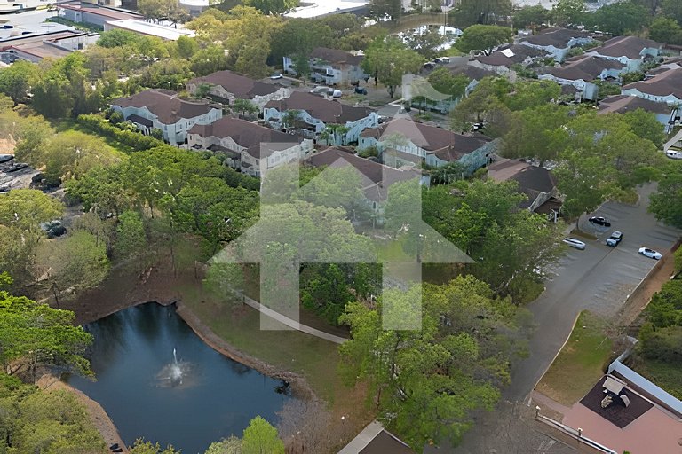 4106- Casa Aconchegante com 3 Quartos - A Apenas 10 Minutos