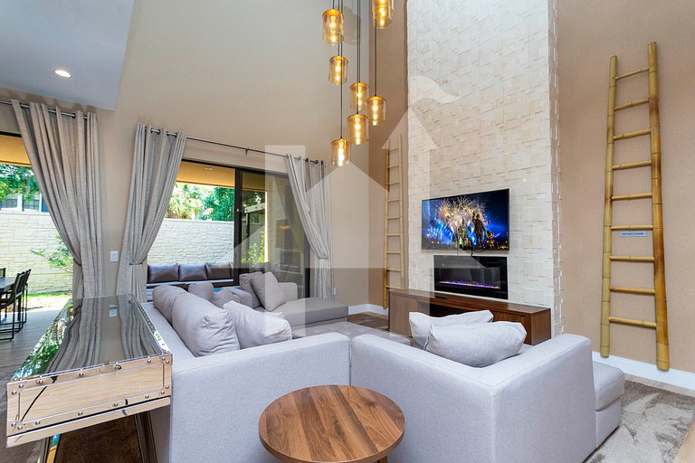 Casa 3Q c/ Área de Churrasco – Próx. Disney