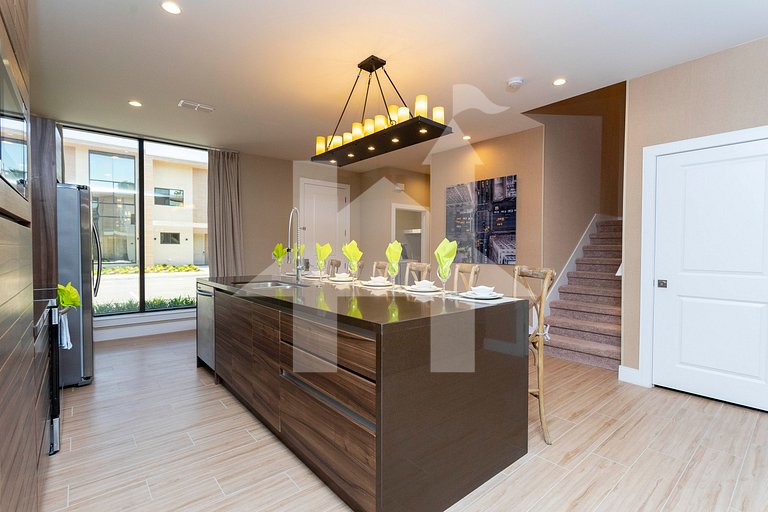 Disney‑Area 3BR Villa w/ Grill Patio & Families