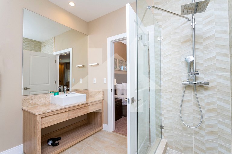 Casa 3Q c/ Área de Churrasco – Próx. Disney