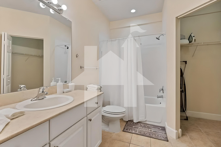 4BR Family Villa – Gated Community Near Disney