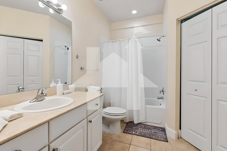 4BR Family Villa – Gated Community Near Disney