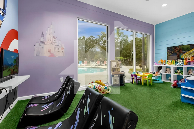 4BR Lucaya Home w/ Disney Themes + Clubhouse