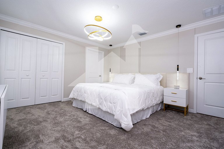 Vacation Home Near Disney, 4 bedrooms