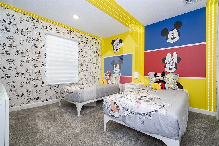 Vacation Home Near Disney, 4 bedrooms