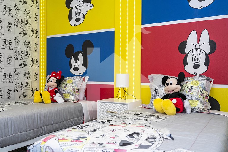 Vacation Home Near Disney, 4 bedrooms
