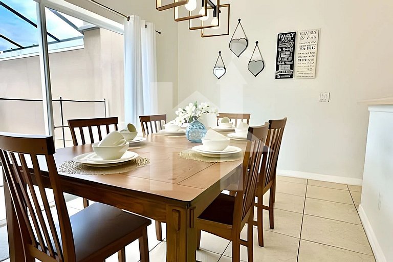 Vacation Home Near Disney, 4 bedrooms