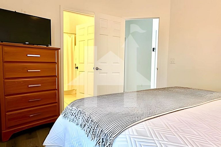 Vacation Home Near Disney, 4 bedrooms