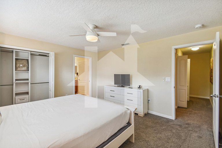 Vacation Home Near Disney, 4 bedrooms