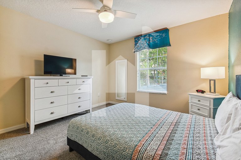 Vacation Home Near Disney, 4 bedrooms