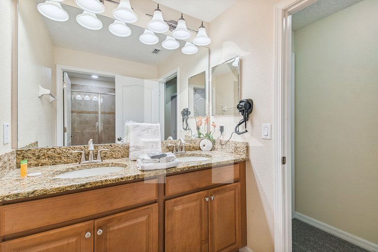 Vacation Home Near Disney, 4 bedrooms