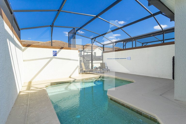 4BD/3BA Champions Gate Home With Private Pool